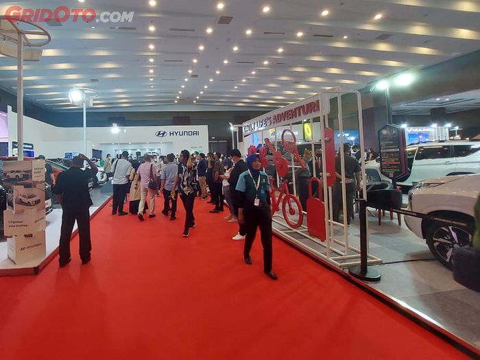 Suasana pameran GIIAS Medan 2022.