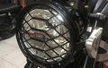 Pasang Cover Gril Headlamp Yamaha XSR 155, Bikin Gagah dan Fungsional