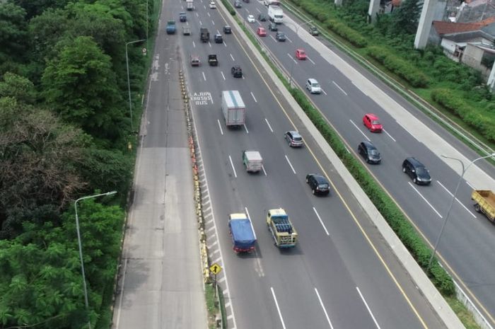 Patuhi batas kecepatan di jalan tol