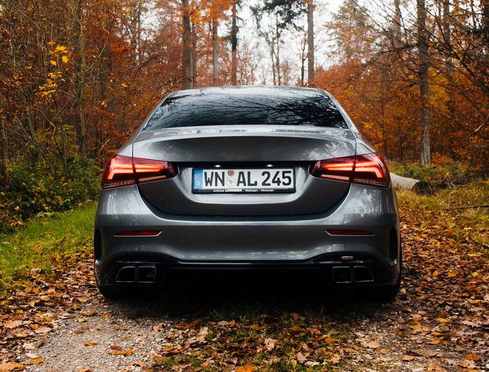 Tampilan belakang modifikasi Mercedes-Benz A250 garapan Lorinser