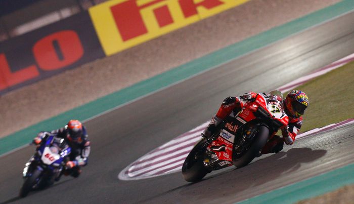 Chaz Davies finish kedua di race 2 WSBK Qatar sekaligus memastikan diri jadi runner-up dunia WSBK musim ini