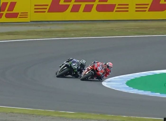 Duel sengit kembali terjadi antara Dovizioso dan Vinales yang memperebutkan posisi ketiga