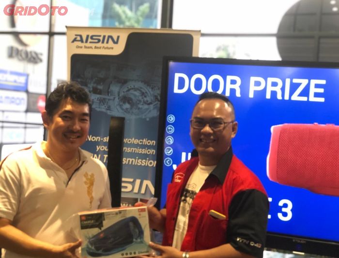 Penyerahan doorprize oleh Susanto Liong