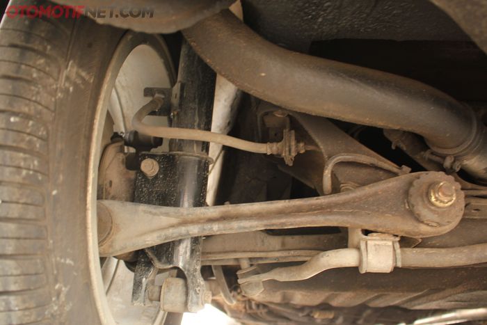 Sokbreker pakai Bilstein, lebih mantap!