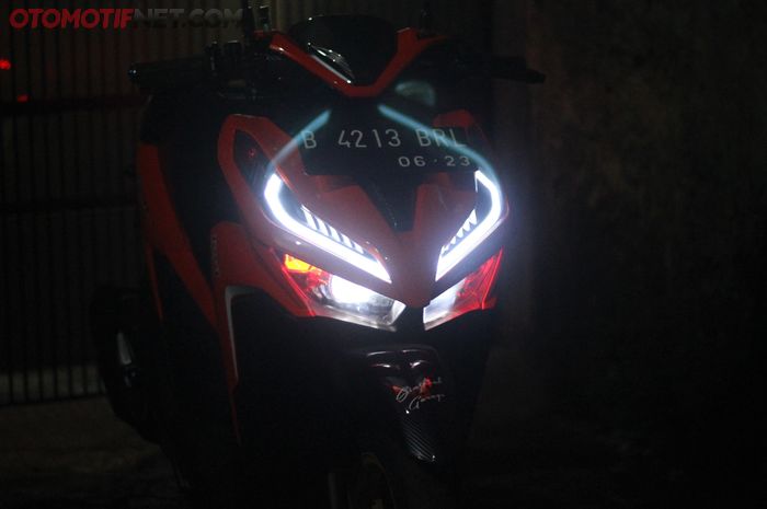Honda Vario 125 150 Sorot Mata Garang Bisa Pilih Lampu Pajero Sport Dakar Atau Aes Hid Semua Halaman Gridoto Com