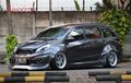 Edan! Honda Mobilio Bergaya Rocket Bunny Kombinasi Coilover dan Suspensi Udara Biar Makin Ceper