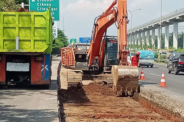 Ilustrasi. Pemeliharaan Jalan Tol.