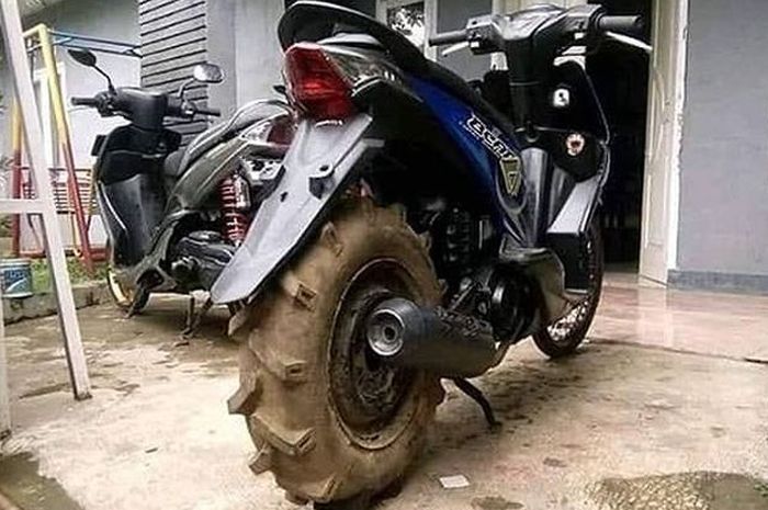 Honda BeAT gunakan ban traktor 