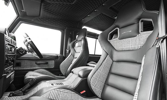 Tampilan dalam kabin Land Rover Defender garapan Kahn Design