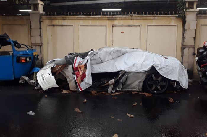 Nissan GT-R35  yang diduga milik Jaksa Agung, Arminsyah
