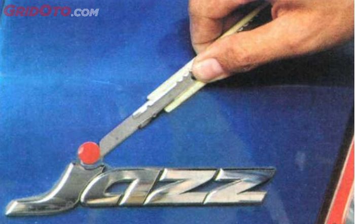 Hoaks titik di emblem Honda Jazz yang sering jadi target para maling.