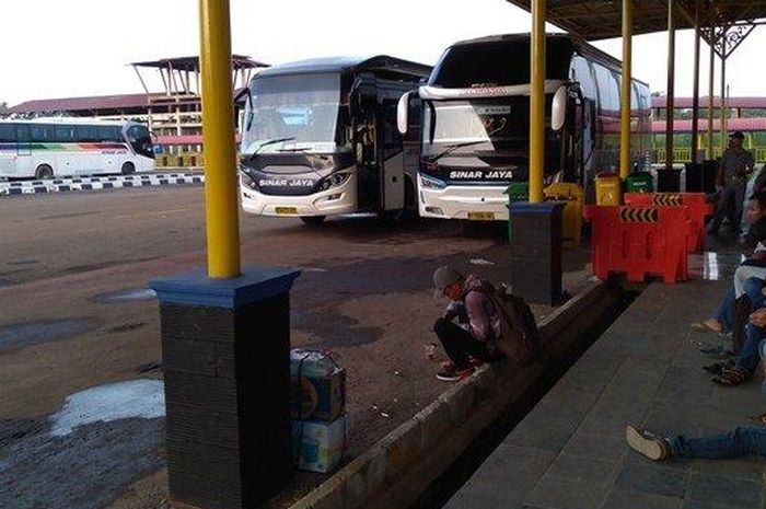 Kalau masih membandel, bus AKAP yang enggan masuk terminal bisa ditindak