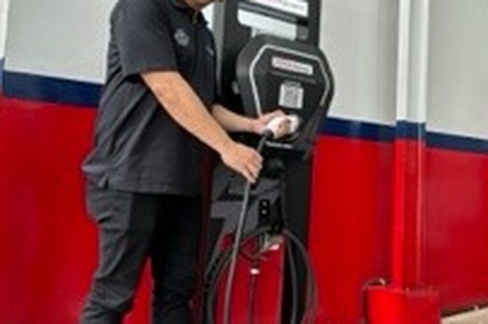 Peresmian Astra Otopower yang ke-6 gerai Astra Otoservice, dilakukan di cabang Astra Otoservice Galaxy, Bekasi, Jabar