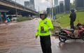 Jakarta Banjir, Puluhan Mobil Terjebak di Jalan TB Simatupang, Kondisi Macet
