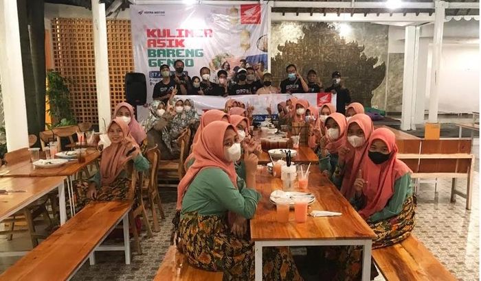 Kegiatan  buka puasa bersama anak panti asuhan 'Aisyiyah