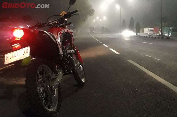 Ilustrasi Honda CRF150L sempat digeber gaspol do jalur Jogja-Solo malam hari.