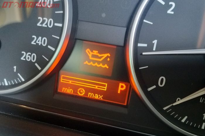 Penyebab indikator oli mobil muncul di speedometer