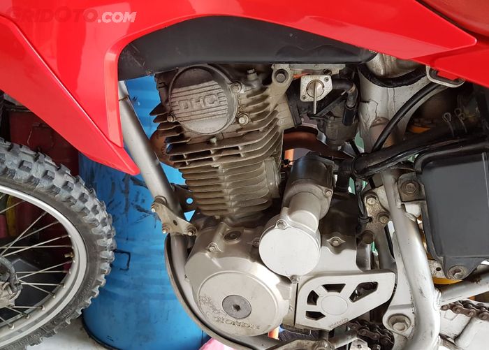 Mesin Honda CRF230F, miripkan sama mesin Honda Tiger? 