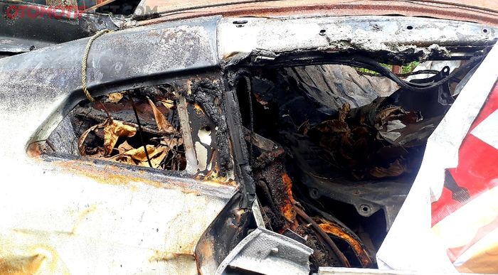 Bagian dalam Nissan GT-R milik Wakil Jaksa Agung yang hangus terbakar