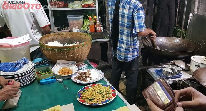 Warung Kuncir Pak Tulis