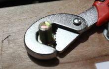 Coba Pakai Kunci Jenis Ini Ketika Baut Dol Tidak Bisa Dilepas