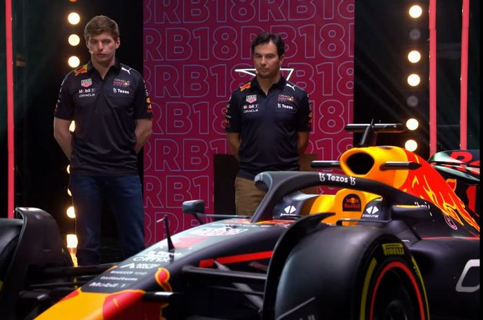 Max Verstappen dan Sergio Perez saat peluncuran mobil Red Bull RB18 untuk muism balap F1 2022