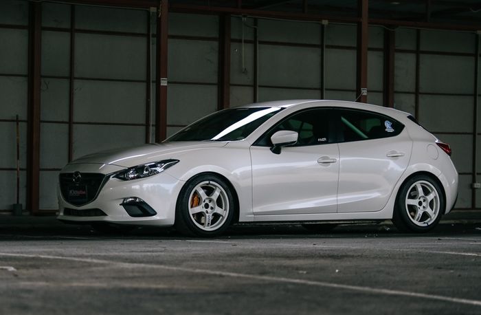 Mazda3 hanya ubah kaki-kaki pasang pelek Enkei WRC Tarmac Limited 