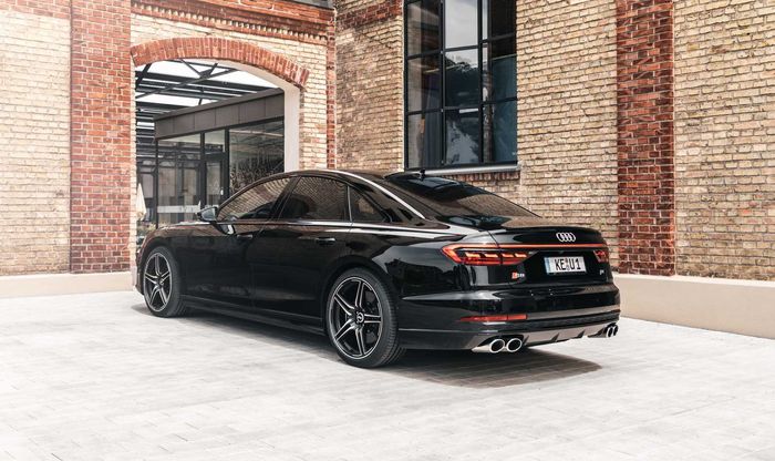 Audi S8 dengan upgrade performa ABT Sportsline