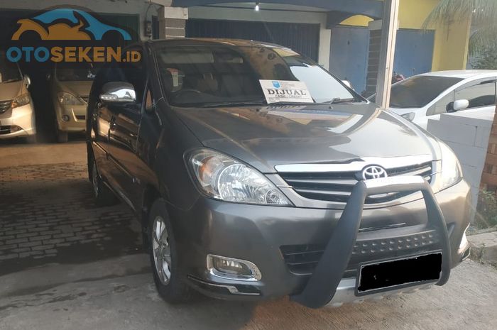 Spesifikasi dan kisaran harga Toyota Kijang Innova Bensin tahun 2011 seken