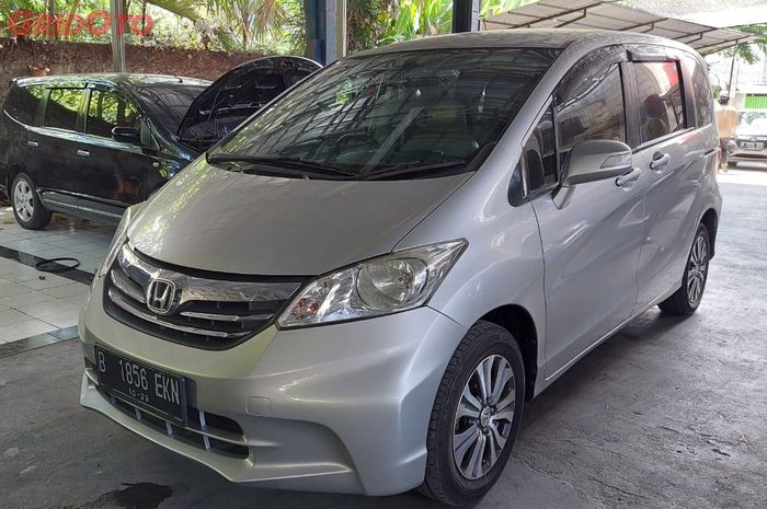 Honda Freed saat servis di Honda Clinic Pradana.