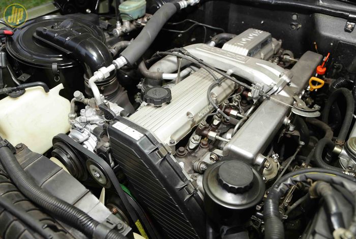 Mesin Toyota 1-HDT 4.2 liter turbo menggantikan mesin bensin 6 silinder aslinya M-715 yang kerap dikenal dengan sebutan Tornado. 