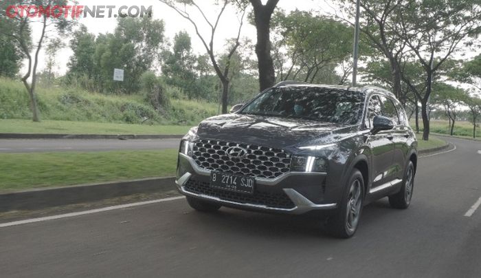 Hyundai Santa Fe D 2.2 8DCT Signature diesel 