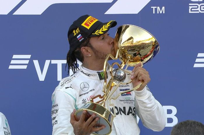 Lewis Hamilton merasa bahagia bisa akhiri puasa kemenangan di paruh kedua musim ini usai meraih kemenangan di F1 Rusia 2019