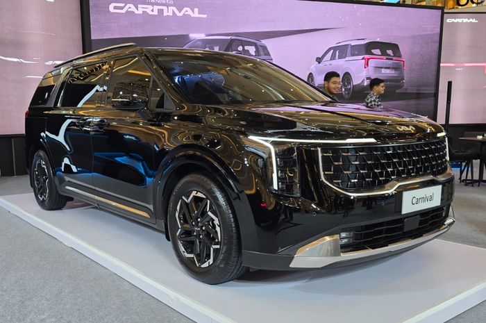 Update harga Kia Carnival Premiere 11s tahun 2026.