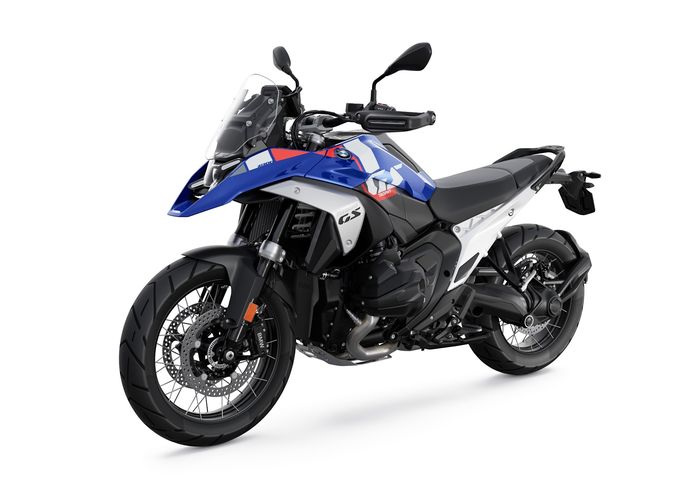 Meski mengusung mesin berkapasitas lebih besar, tapi total ada penurunan bobot 12 kg