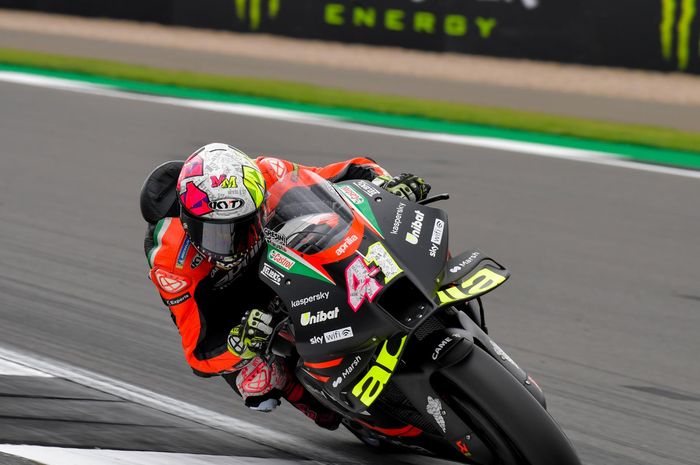 Aleix Espargaro membawa Aprilia mengukir sejarah di MotoGP Inggris 2021 karena berhasil meraih podium ketiga