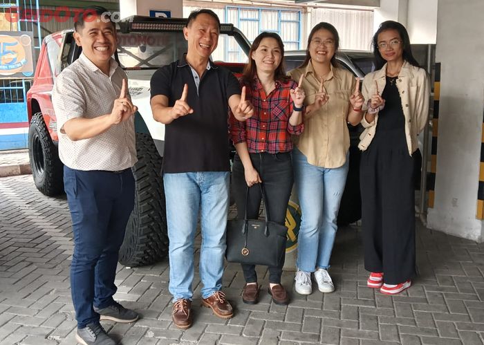 Rudy Setiawan (kedua dari kiri) dan tim IndoOne saat berkunjung ke markas redaksi (2/7/2024)