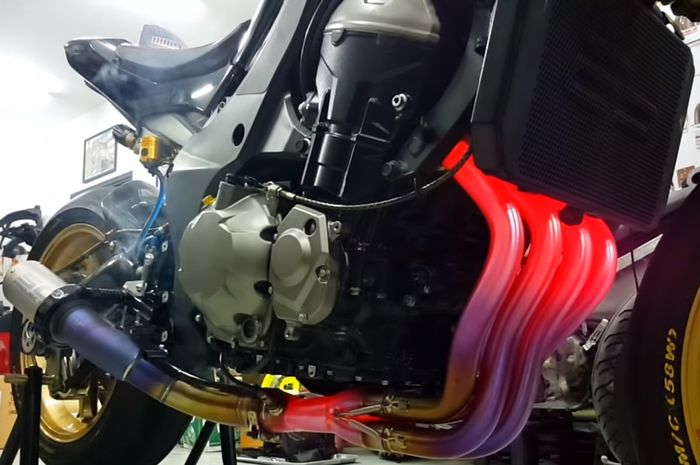 Untuk mengeluarkan warna biru keunguan knalpot titanium ada tekniknya