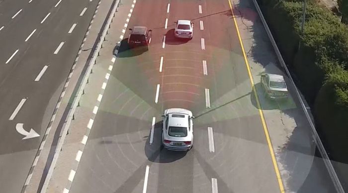 Ilustrasi mobil dengan fitur autonomous driving