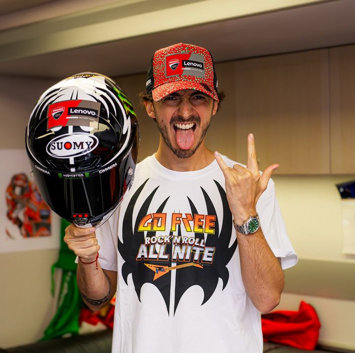 Helm spesial Pecco Bagnaia di MotoGP Italia 2024, tribute buat band KISS