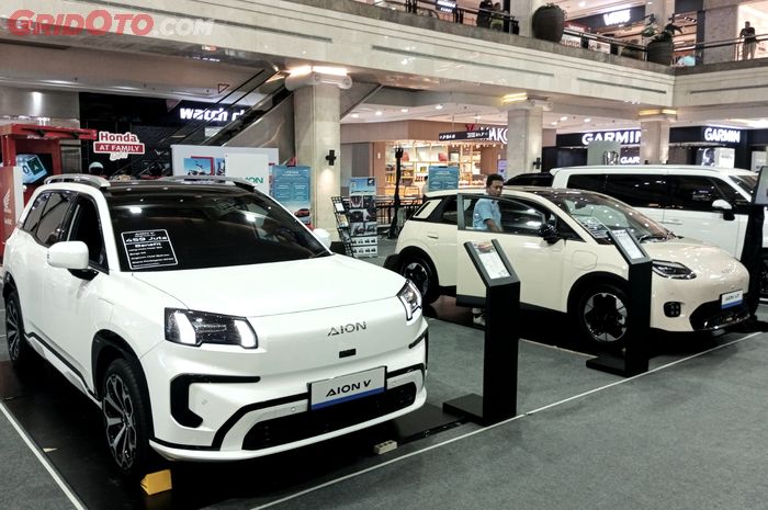 Ilustrasi line up mobil AION