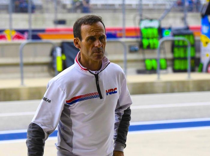 Bos tim Repsol Honda, Alberto Puig kasih pilihan ke Cal Crutchlow
