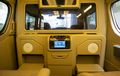 Detail Modifikasi Kabin Toyota HiAce Premio Versi Termewah Dari Baze