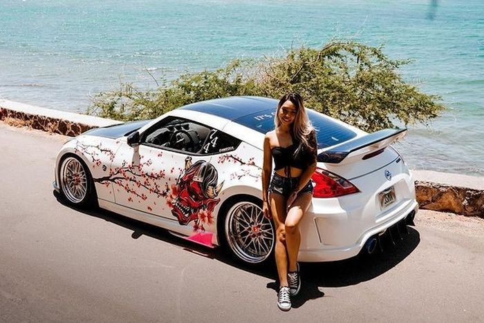 Modifikasi Nissan Fairlady 370Z Nismo ini juga dipasok body kit VeilSide