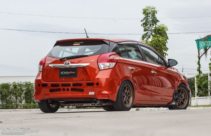 Bumper belakang Toyota Yaris lele sampai dilubangi