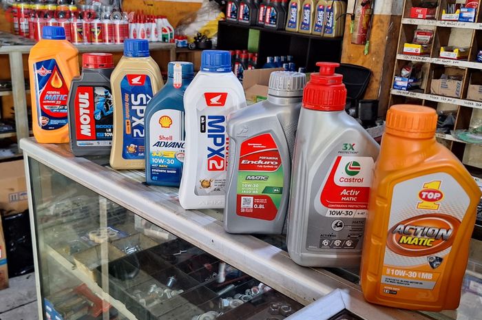 Ternyata kandungan di dalam oli mesin bisa membuat konsumsi bensin menjadi lebih irit