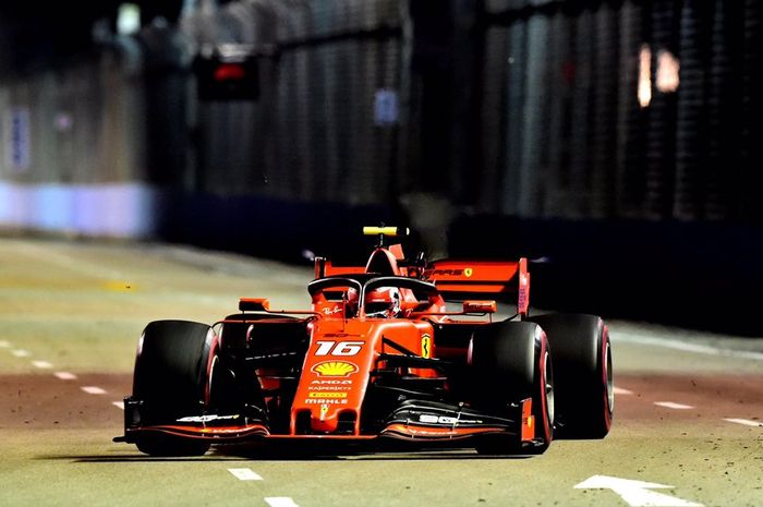 Charles Leclerc menjadi yang tercepat, Sementara Lewis Hamilton Kalah tipis di posisi kedua, berikut Hasil FP3 F1 Singapura 2019