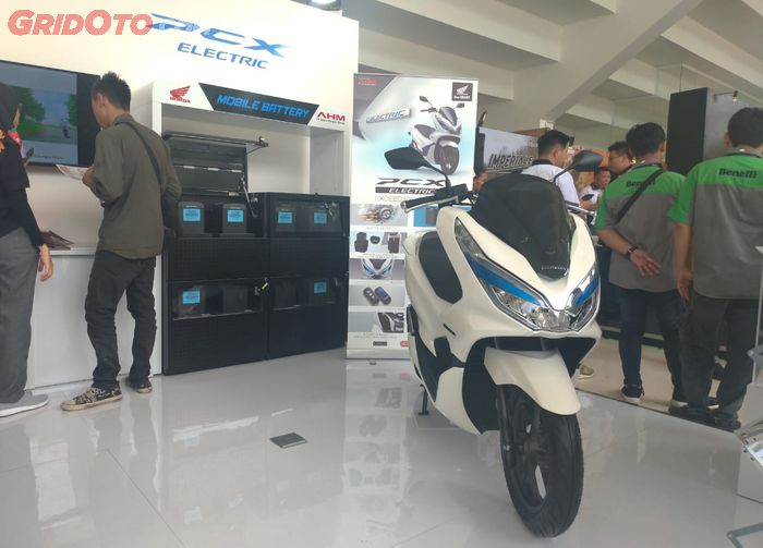 Honda PCX Electric di ajang IIMS Motobike Expo 2019.