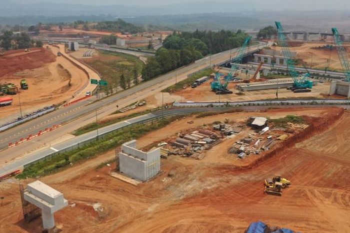 Ilustrasi. Pembangunan gelagar jembatan tol Cipularang