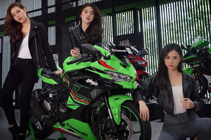 Update harga Kawasaki Ninja ZX-25R dan Ninja ZX-25RR di Pantura Jateng.